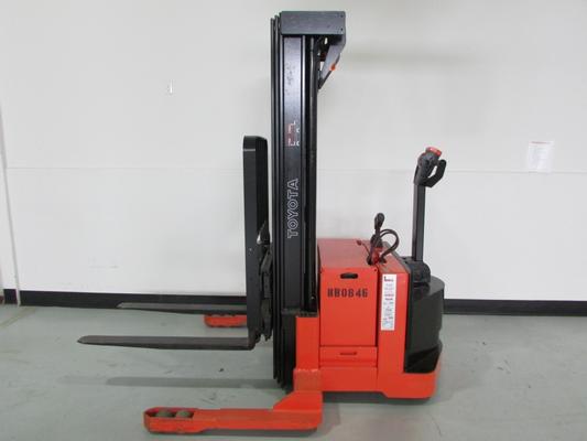 Tokyo Electron Forklift Truck